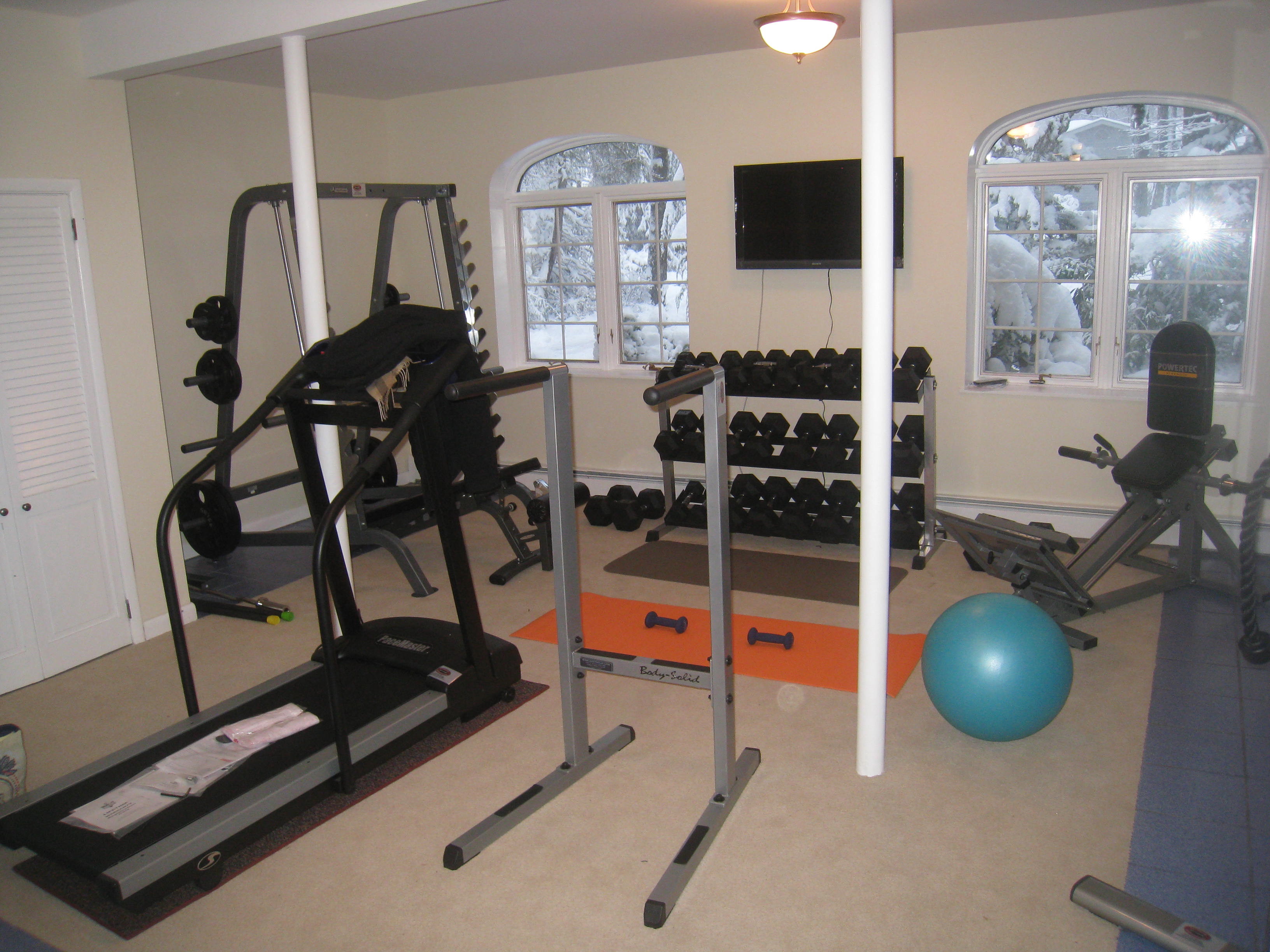 stores that sell exercise equipment